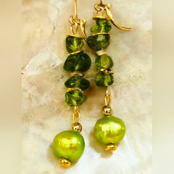 Genuine Arizona PERIDOT & Green Baroque Pearl In 18K Gold Plated Long Earrings - Picture 6 of 6